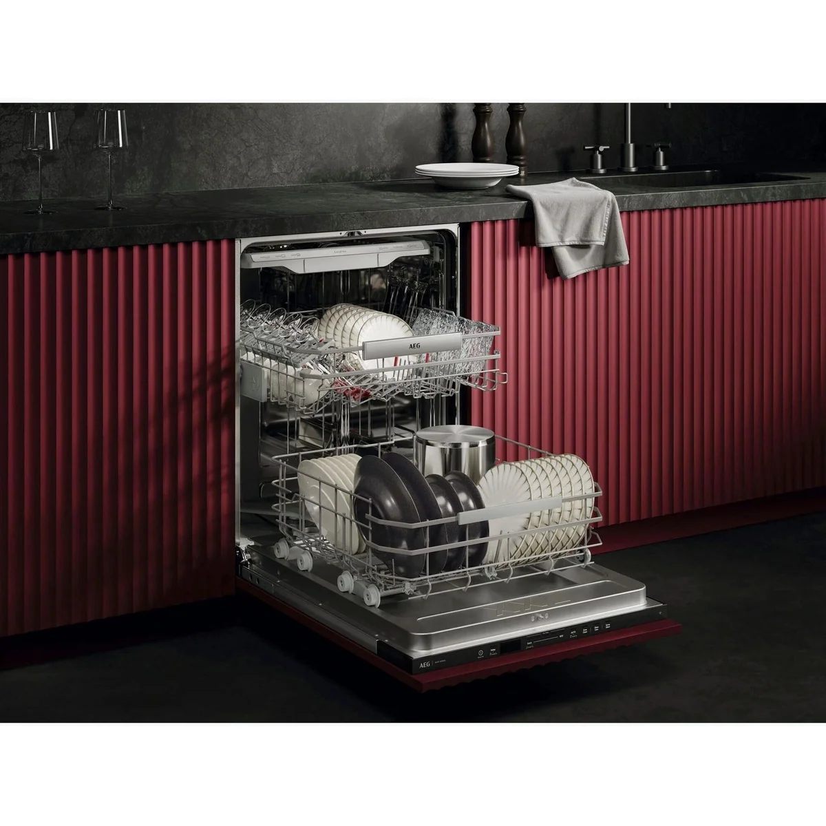 AEG GI8700B2SC Geschirrspüler XXL Serie 8000, 15 Maßgedecke, WiFi, effiziente Reinigungstechnologie 2
