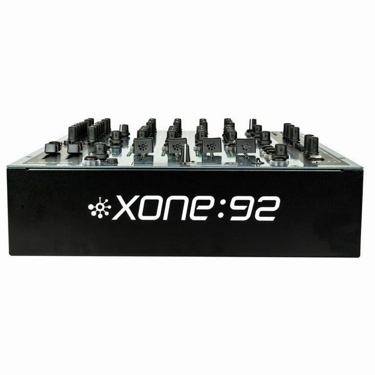 Allen & Heath XONE:92 MK2, 100 % analog, präzise EQ-Regler, MIDI Sync 5