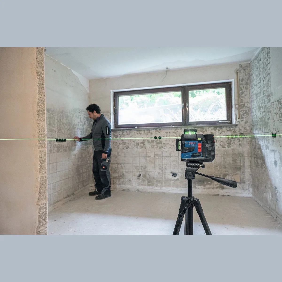 Bosch Professional GLL 12V-100-33 CG, drei 360°-Laserlinien, IP65 Schutz, inkl. Akku 5