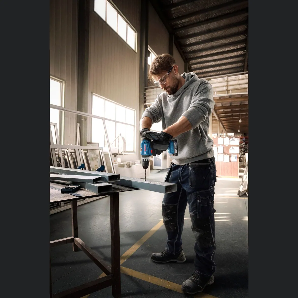 Bosch Professional GSB 18V-25, Akku-Schlagbohrschrauber, hohe Leistung, vielseitig einsetzbar, inkl. 2 Akkus 4