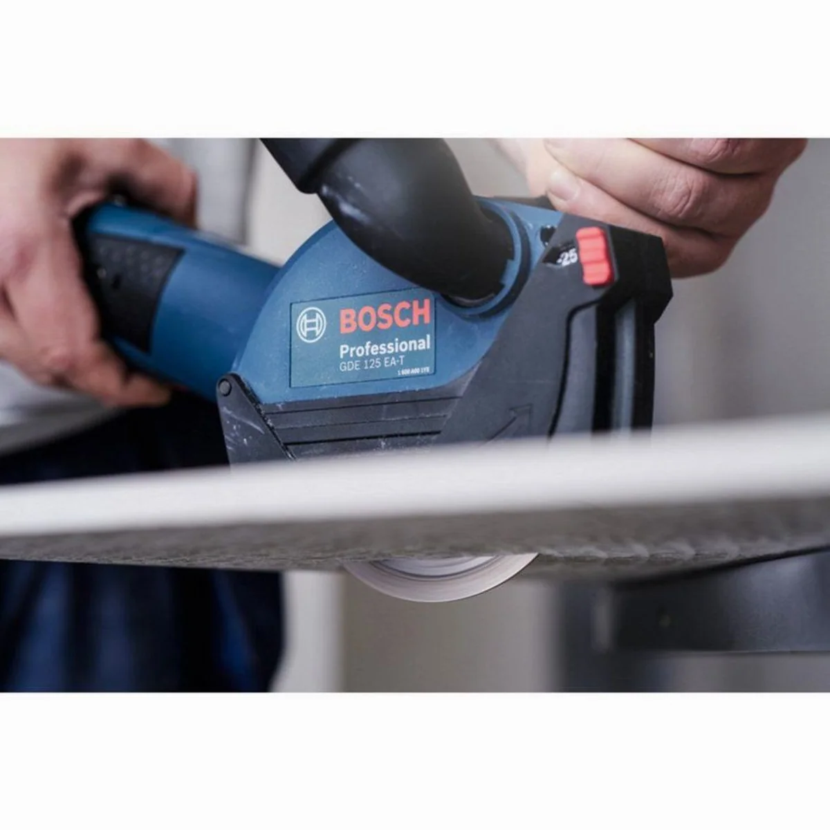 Bosch Professional Combo Kit, 4-teilig, kabellose Flexibilität, ergonomisches Design 2
