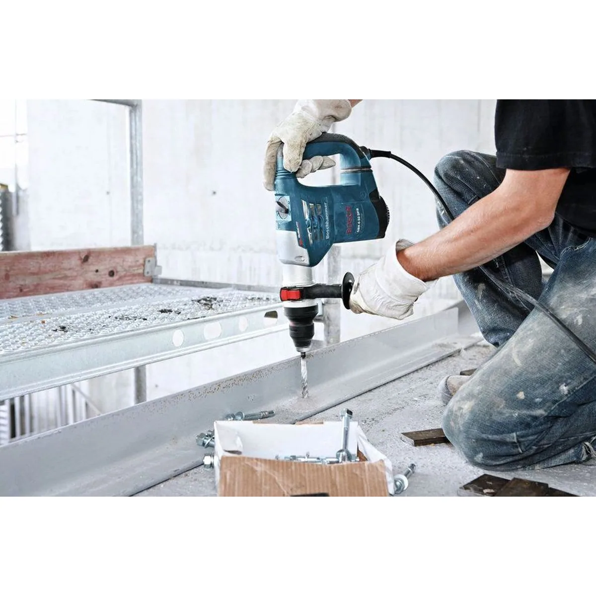 Bosch Professional GBH 4-32 DFR Bohrhammer, robuste Leistung, vielseitige Anwendung, SDS plus 5