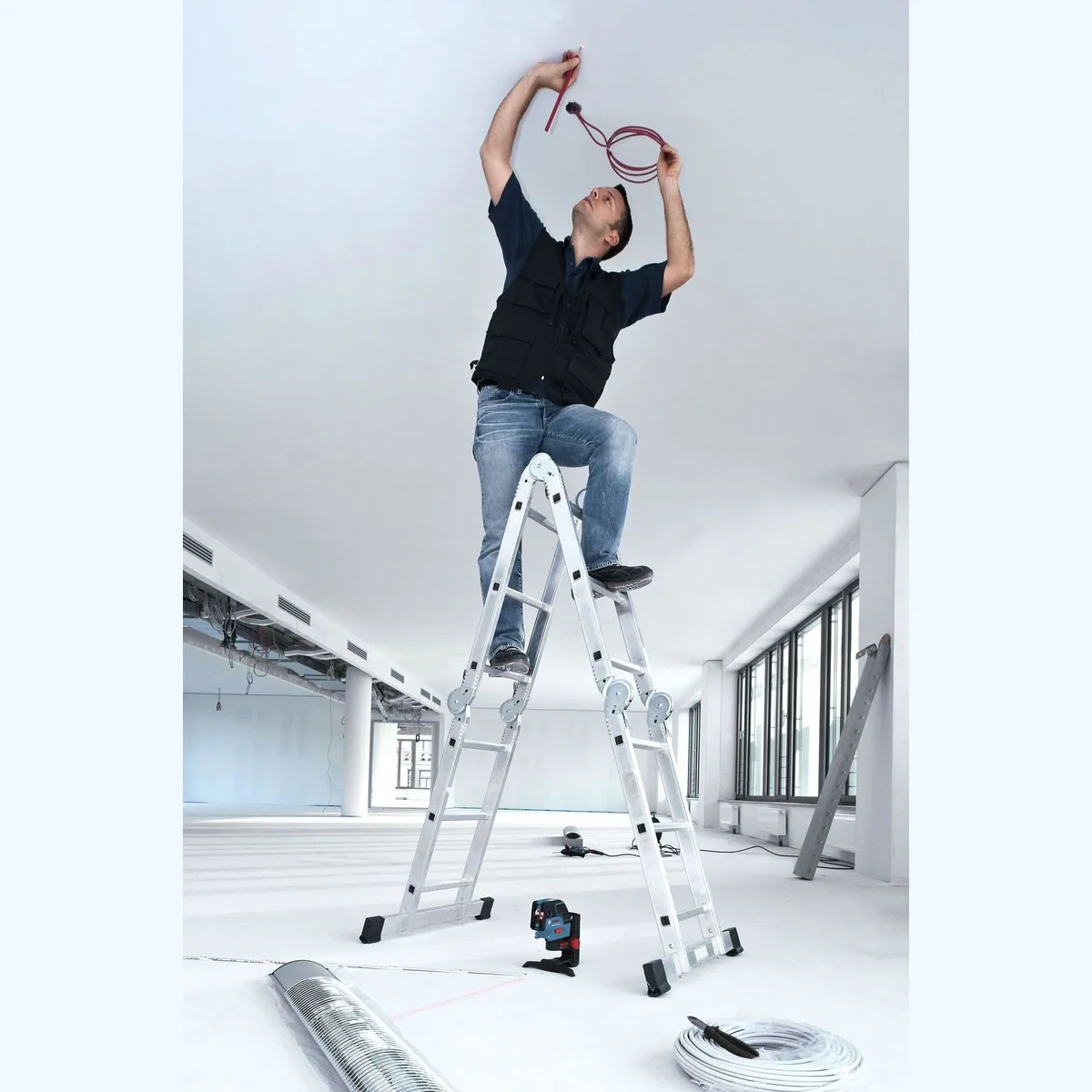 Bosch Professional GCL 25 Kombilaser, präzise Nivellierung, umfassendes Zubehör 3