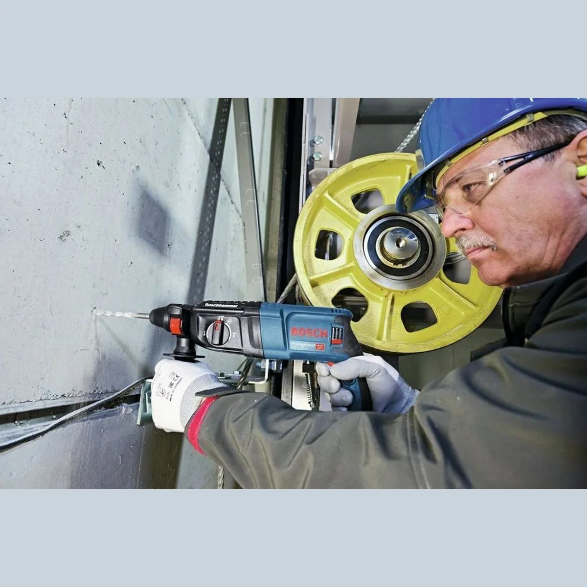 Bosch Professional GBH 2-26, SDS plus Bohrhammer, 900 U/min, 830 W Leistung 5