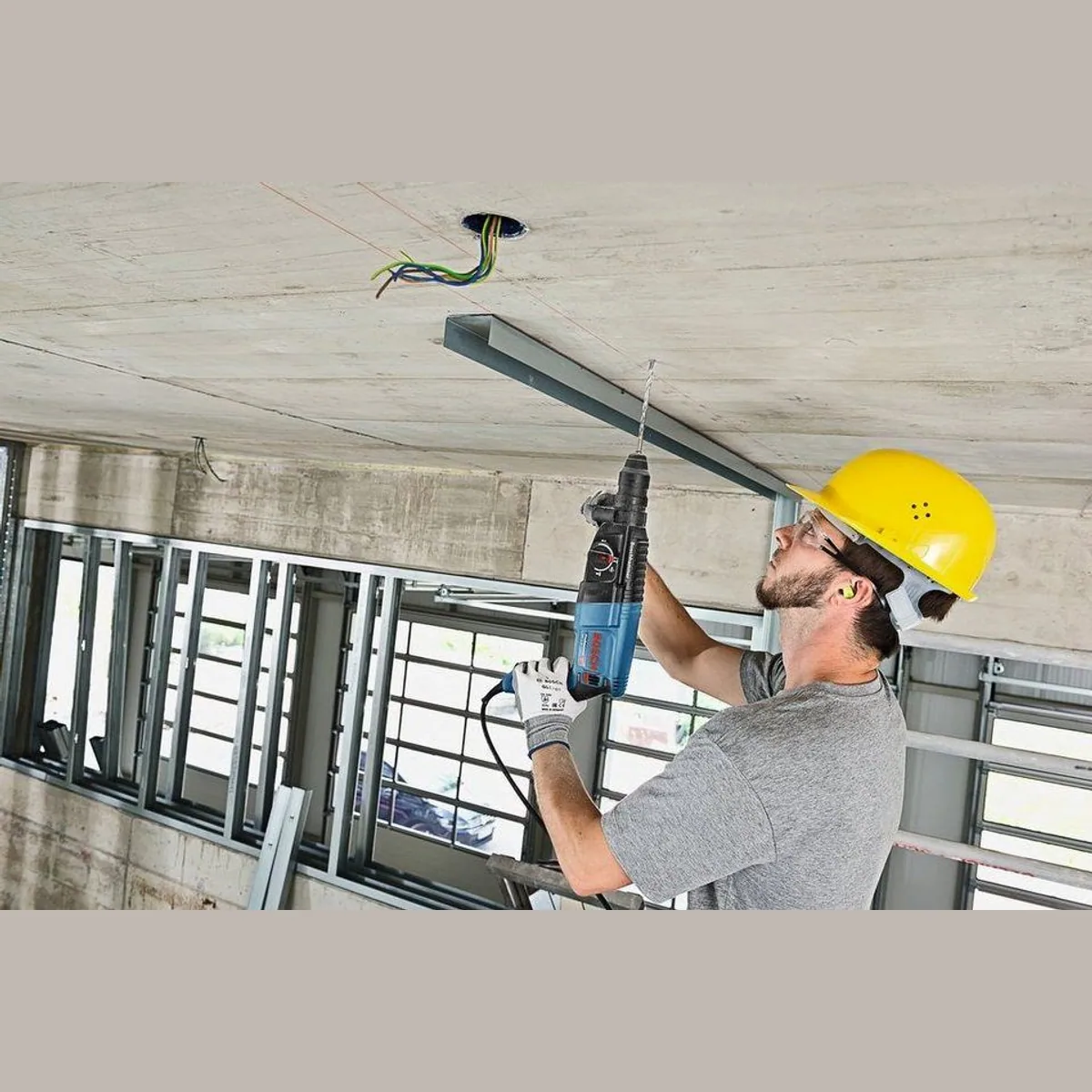 Bosch Professional GBH 2-26 F, kraftvoller Bohrhammer mit SDS plus, Vario-Lock und Schnellspannbohrfutter 4