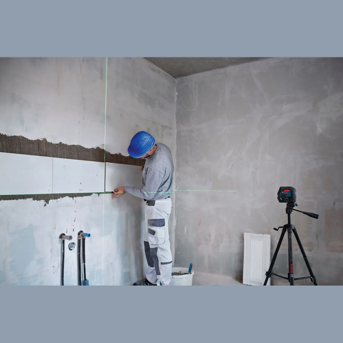 Bosch Professional GCL 2-50 G, Punkt- und Linienlaser mit Baustativ-Set — IP64, grüne Laserlinien, einfache Bedienung 3
