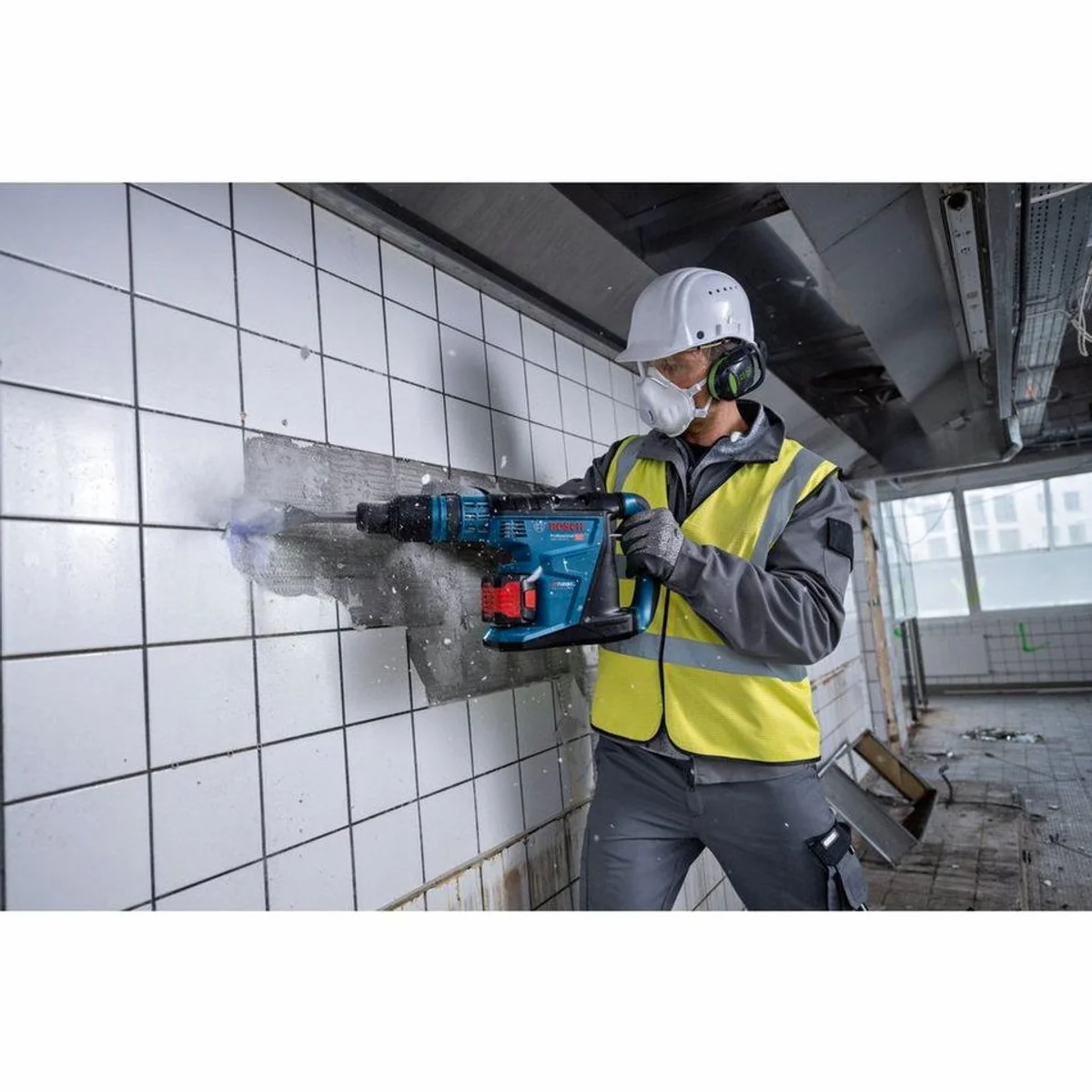 Bosch Professional PRO Akku-Bohrhammer BITURBO GBH 18V-40 C, maximale Leistung, kompakte Bauweise, intelligente Benutzeroberfläche 5