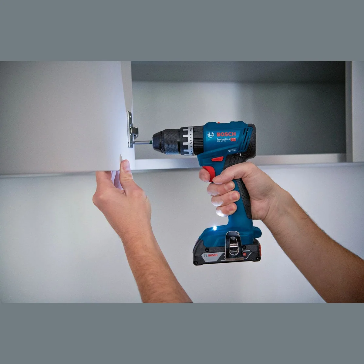 Bosch Professional GSB 18V-45, bürstenloser Motor, 2 Akkus, 82-tlg. Zubehör-Set 3
