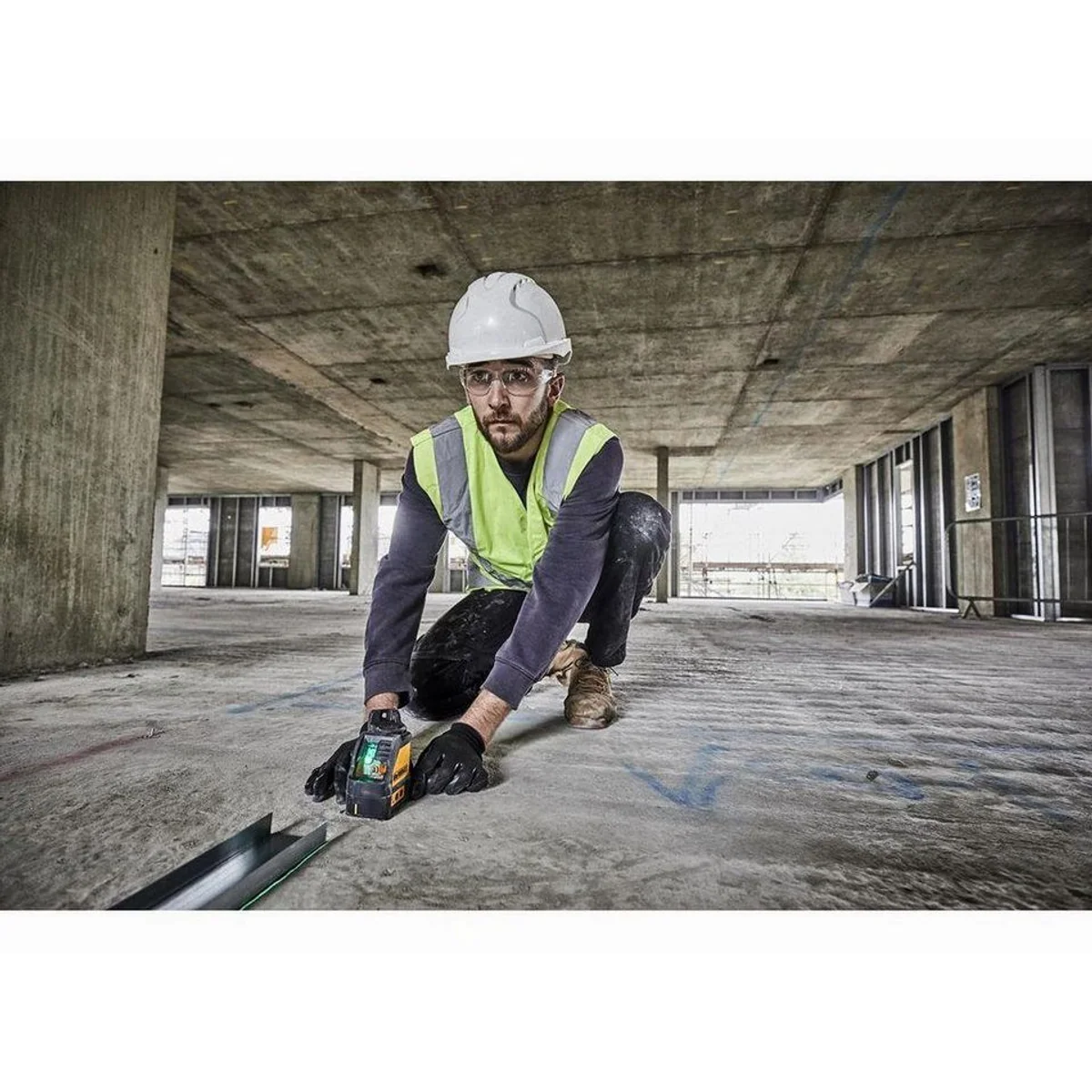 DeWalt Kreuzlinienlaser grün, exakte Selbstnivellierung, robuste Bauweise 3