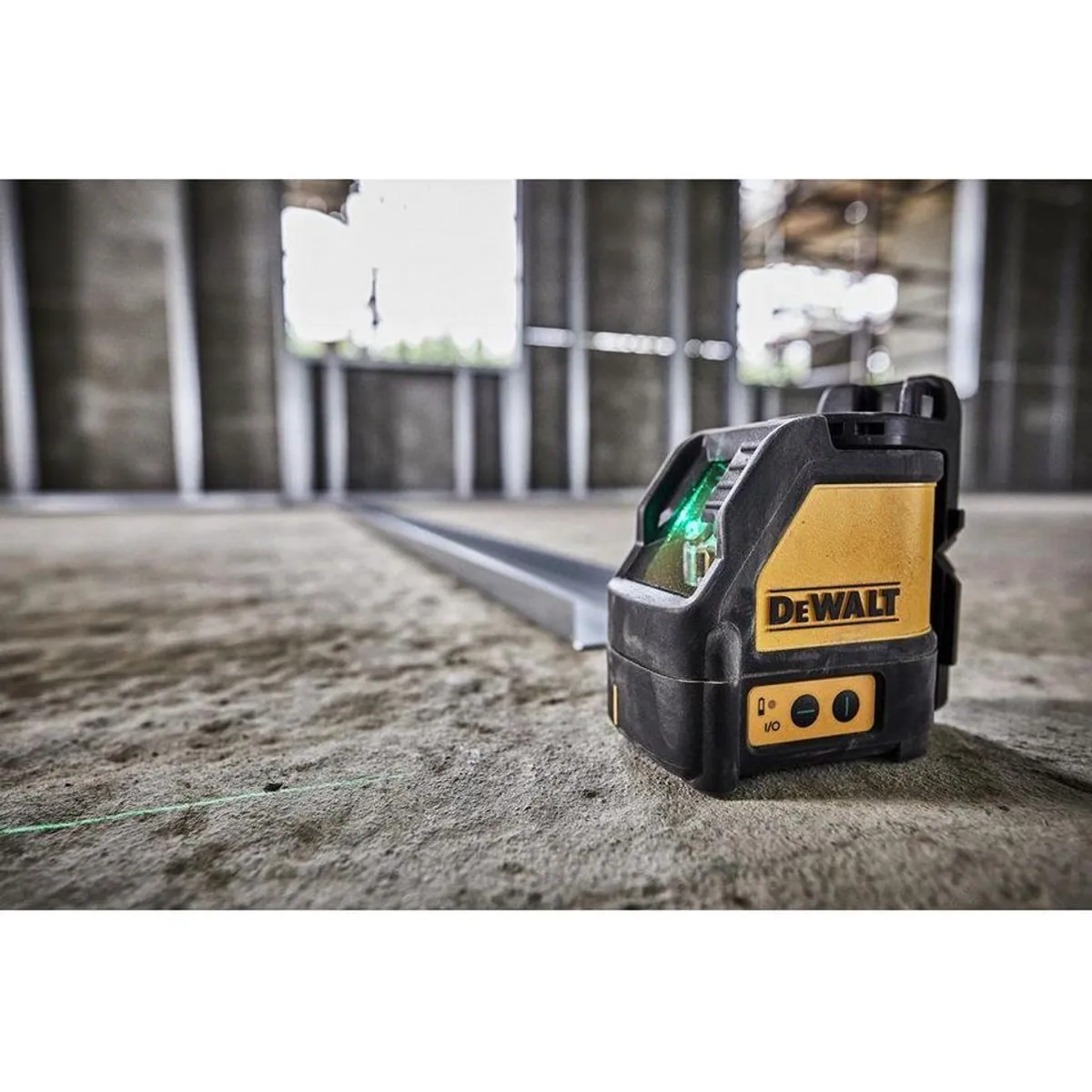 DeWalt Kreuzlinienlaser grün, exakte Selbstnivellierung, robuste Bauweise 5