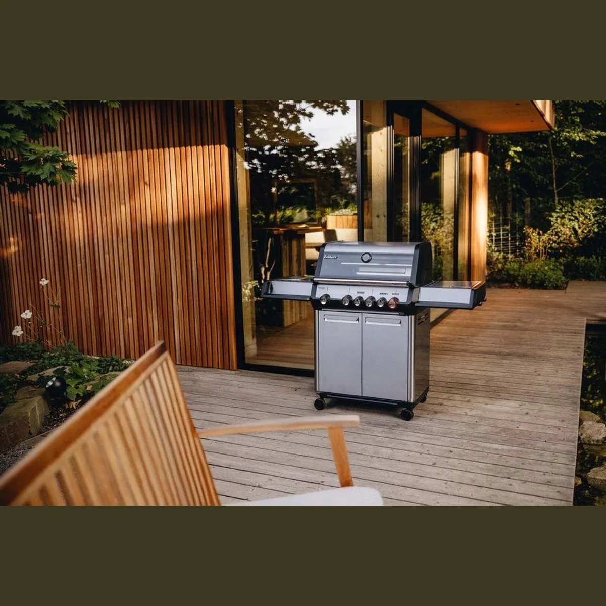 Enders Monroe Pro 4 SIKR TURBO, Hochleistungsgrill mit Sichtfenster und Infrarot-Backburner 2