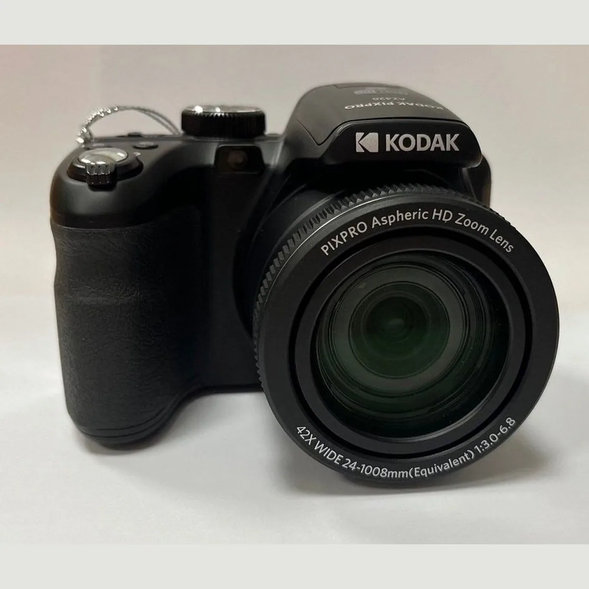 Kodak PixPro AZ426 Kompaktkamera, vielseitiges Zubehör-Set inklusive 2