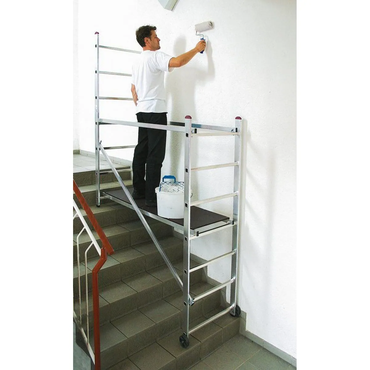 KRAUSE CORDA Fahrgerüst, Arbeitshöhe bis 3 m, Aluminiumkonstruktion, integrierte Fahrrollen 4
