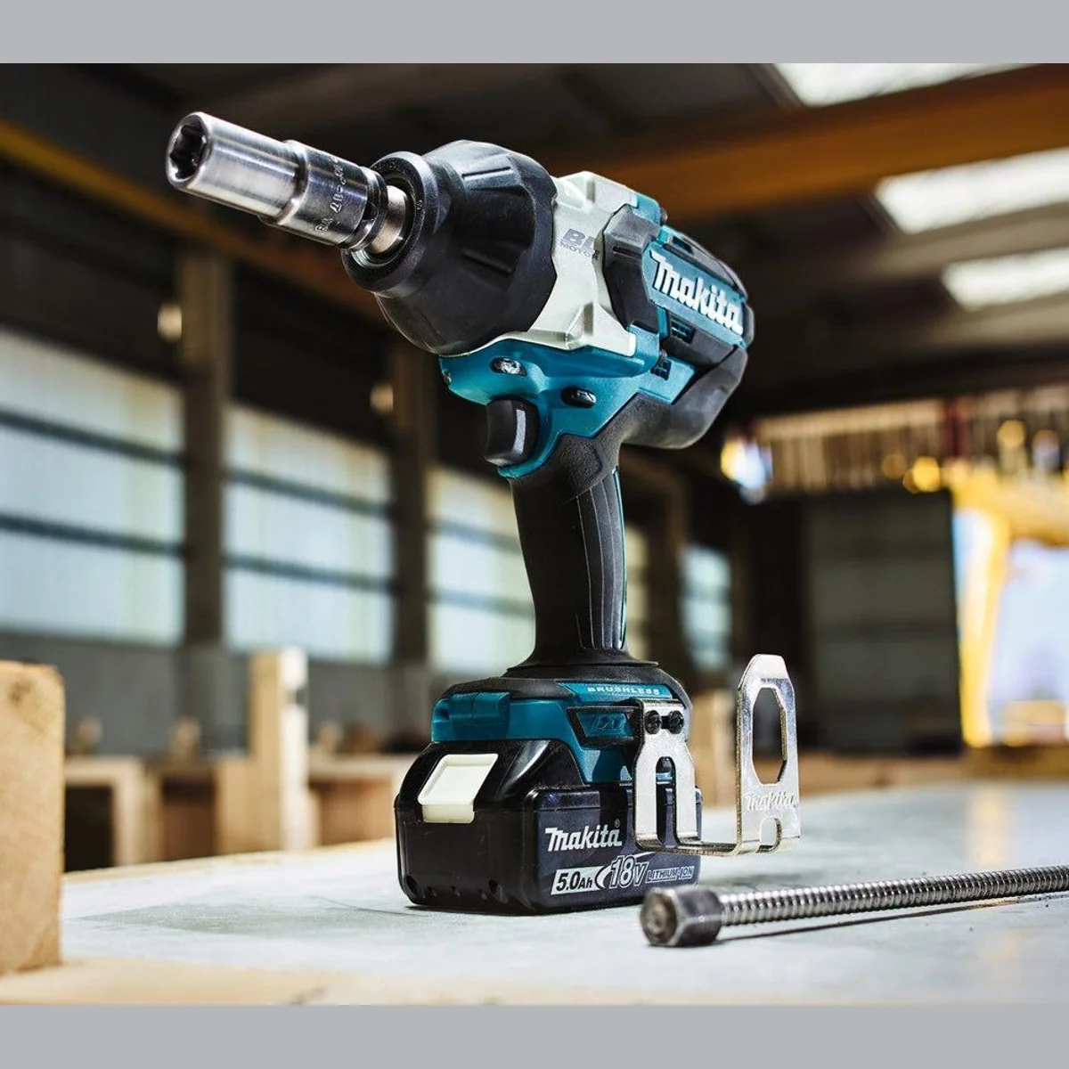 Makita DTW1002Z Akku-Schlagschrauber, bürstenloser Motor, 1000 Nm Anzugsdrehmoment 2