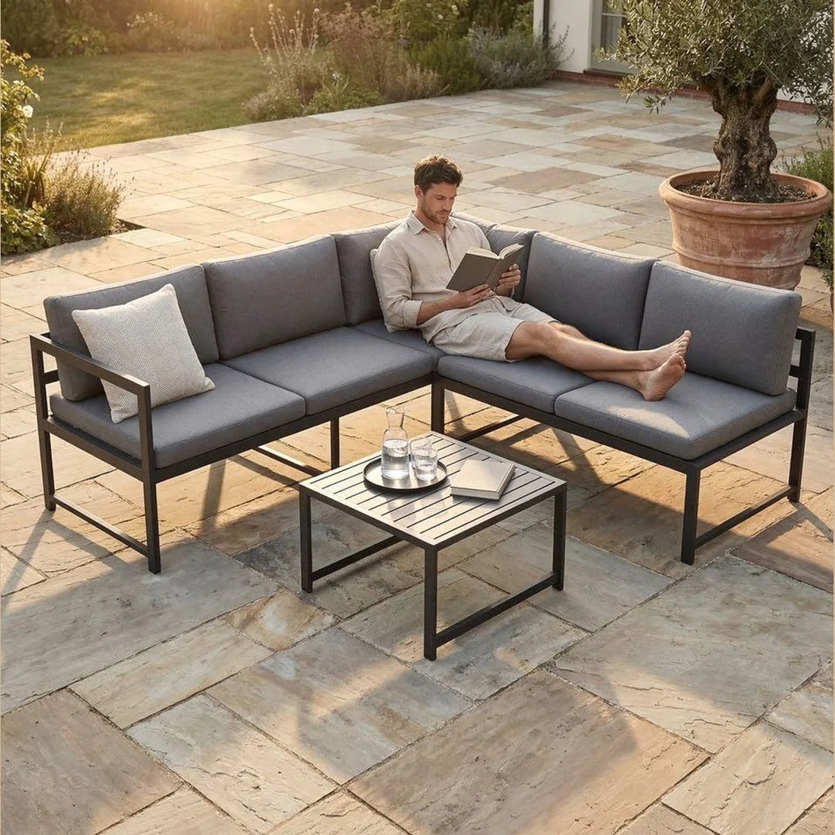 Mucola Gartenlounge-Set Ecksofa, wetterfest mit Liegefunktion & Loungetisch 4