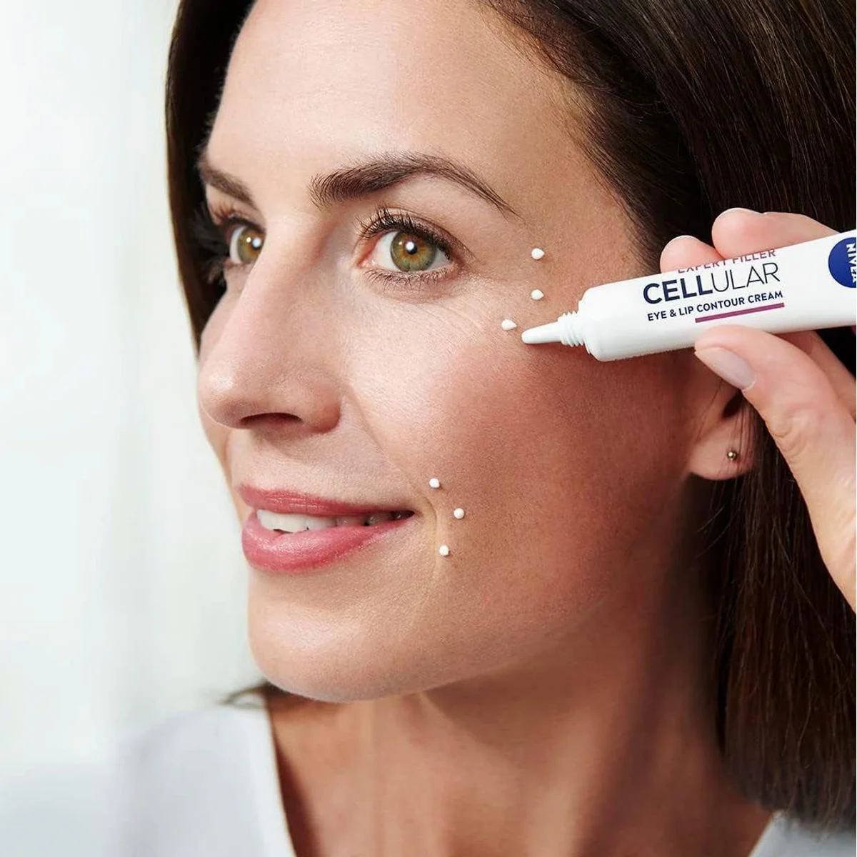 Nivea CELLULAR EXPERT FILLER Augen- & Lippenkonturpflege, mit Hyaluronsäure, für reife Haut 2