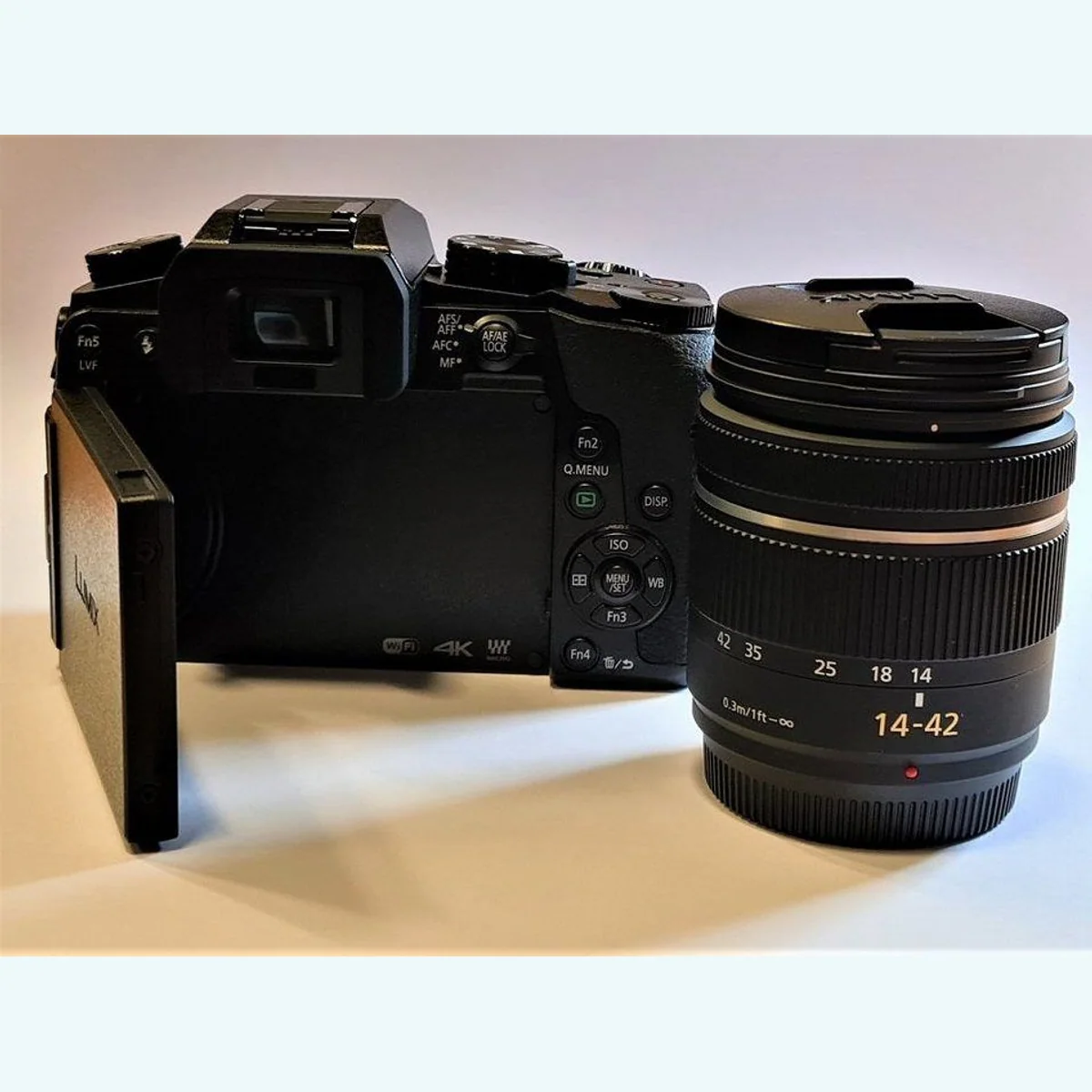 Panasonic LUMIX DMC-G70, 16 Megapixel, OLED-Sucher, Touchscreen — kompakte Systemkamera mit vielseitigem Objektiv
