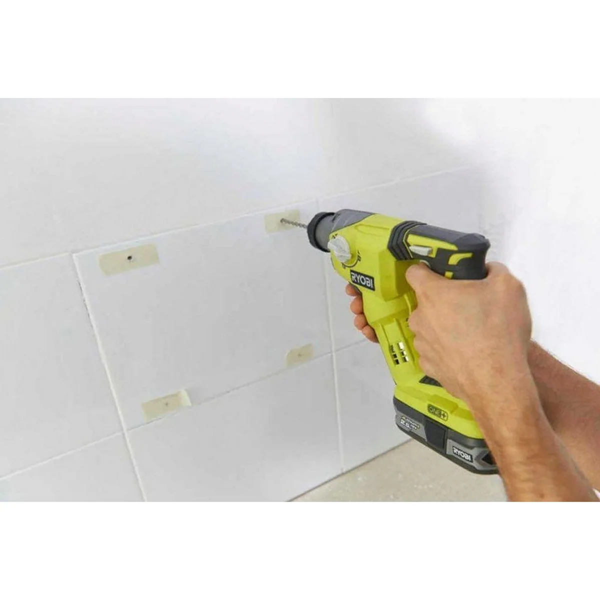 RYOBI Akku-Kombihammer ONE+, leistungsstark, vielseitig einsetzbar, ergonomisches Design 2