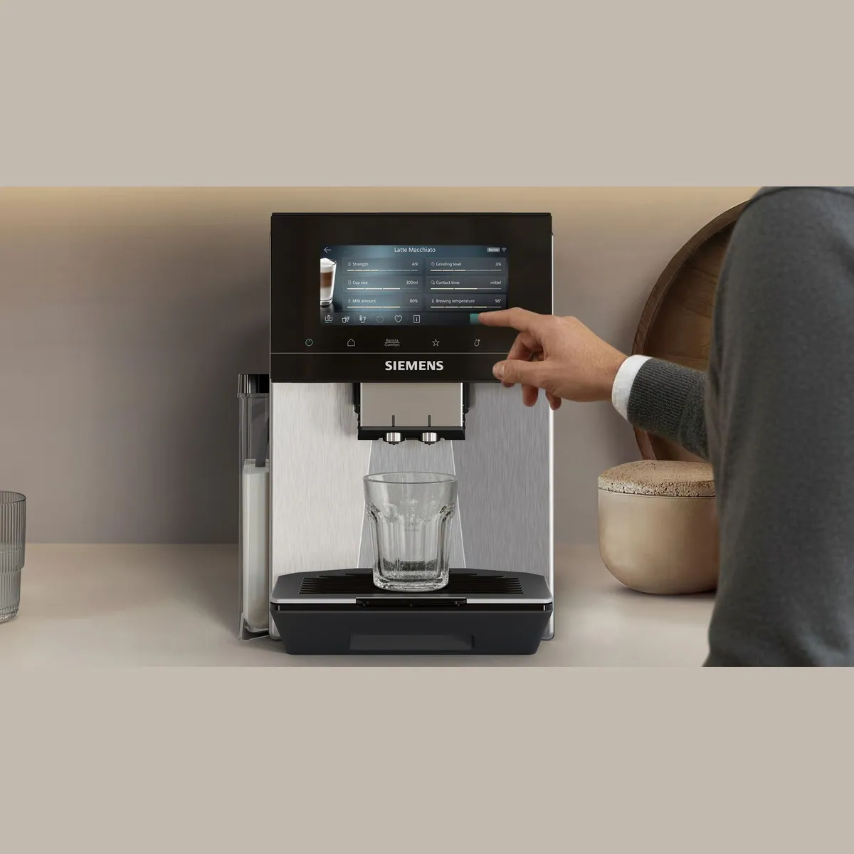 SIEMENS EQ900 TQ923E43, 41 Getränke, baristaMode, 6.8'' TFT-Display, Edelstahl 2