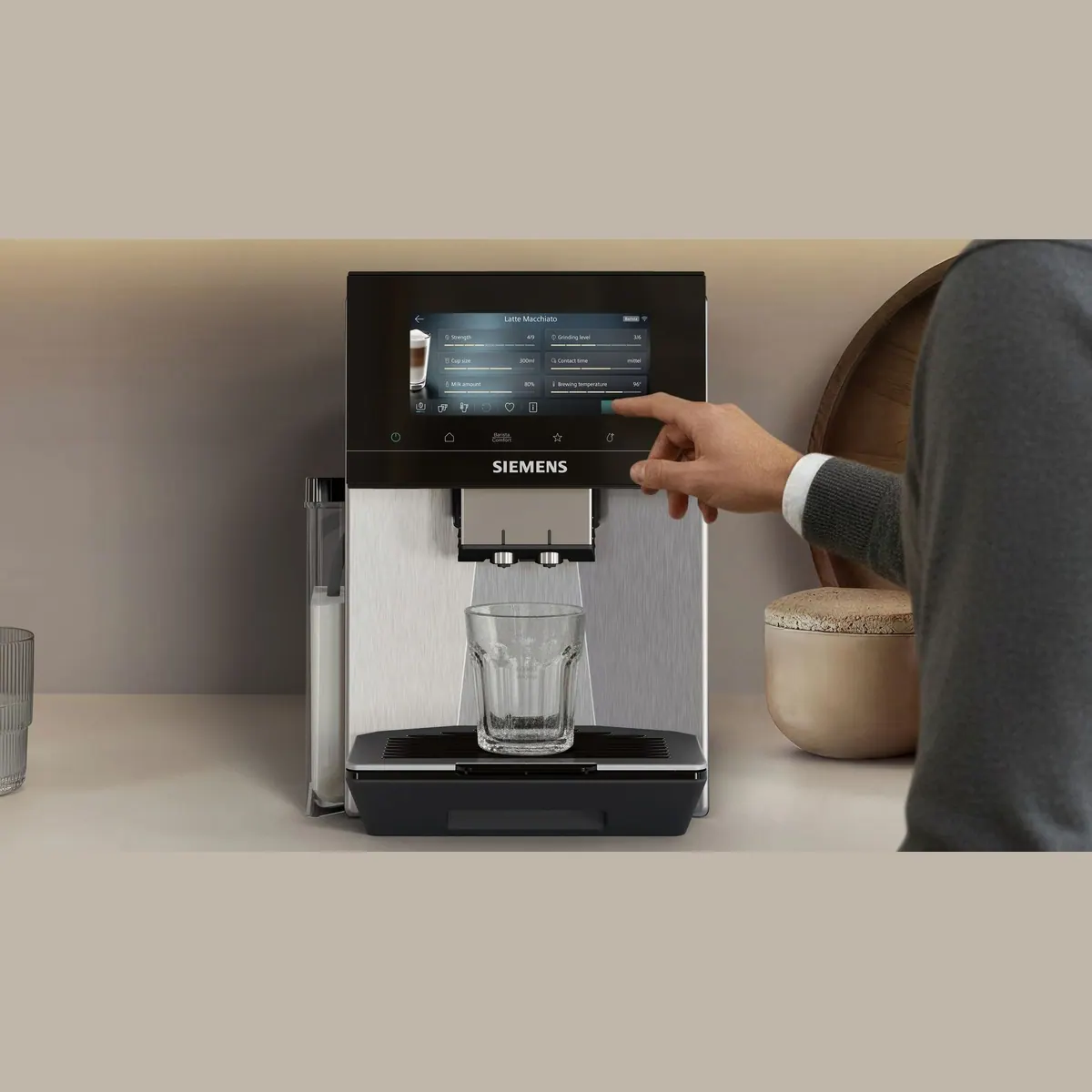 SIEMENS EQ900 TQ927E03 Kaffeevollautomat, 2 Bohnenbehälter, 41 Getränke, TFT-Display 4