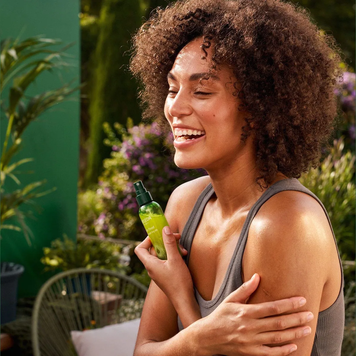 Weleda Skin Food Ultra-Light Dry Oil, intensive Feuchtigkeit, sofortiger Glow 3